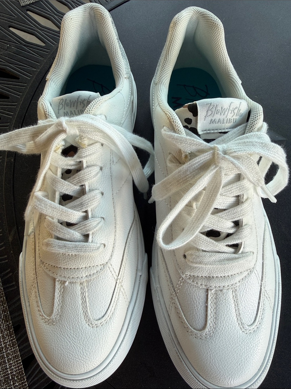 Blowfish women’s White Low-Top Lace-Up Sneakers